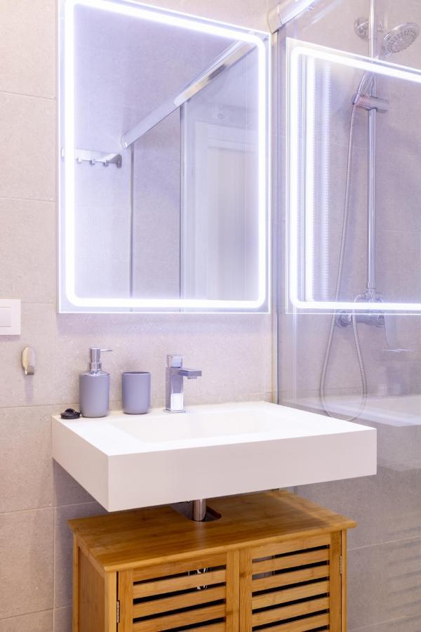 Charming 2 Bedroom Apartment Triana Bridge By Ocityzen セビリア エクステリア 写真