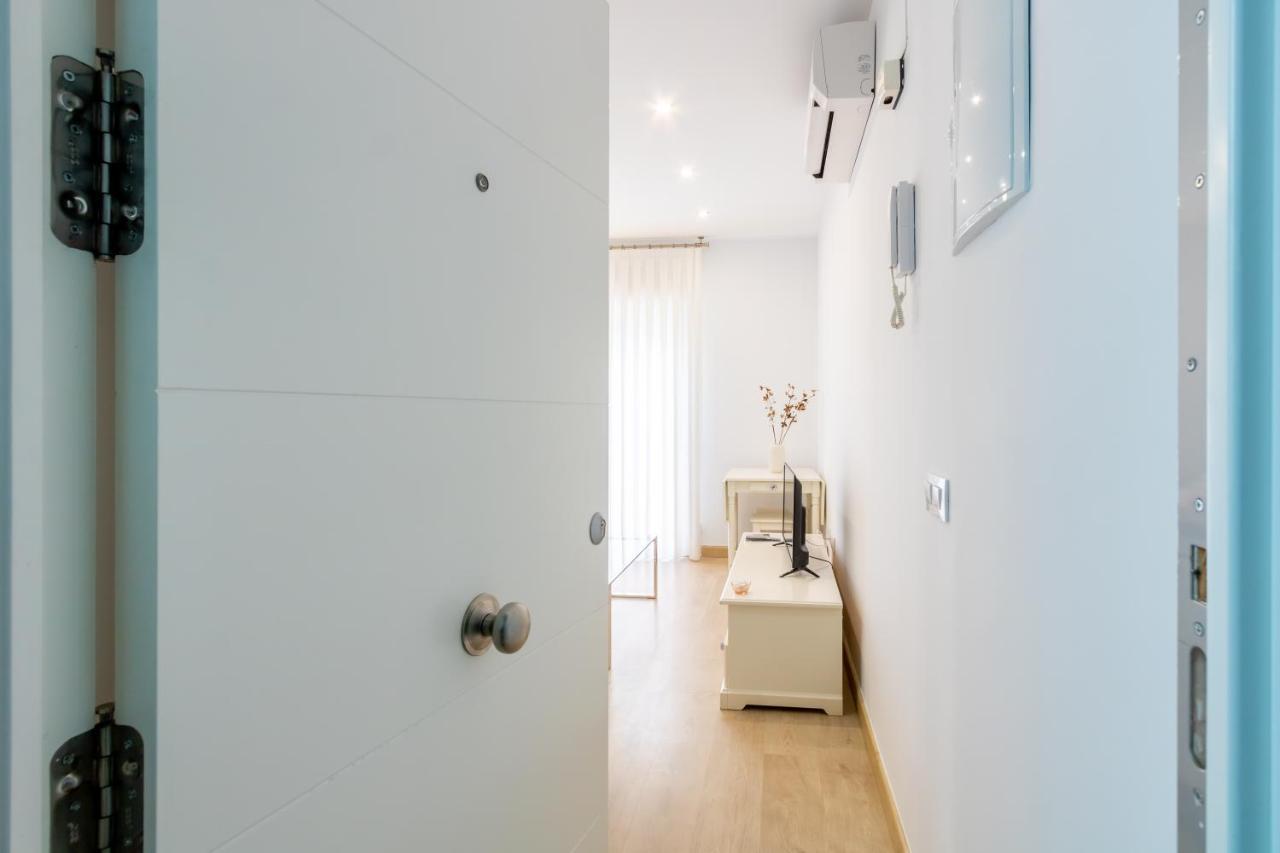 Charming 2 Bedroom Apartment Triana Bridge By Ocityzen セビリア エクステリア 写真