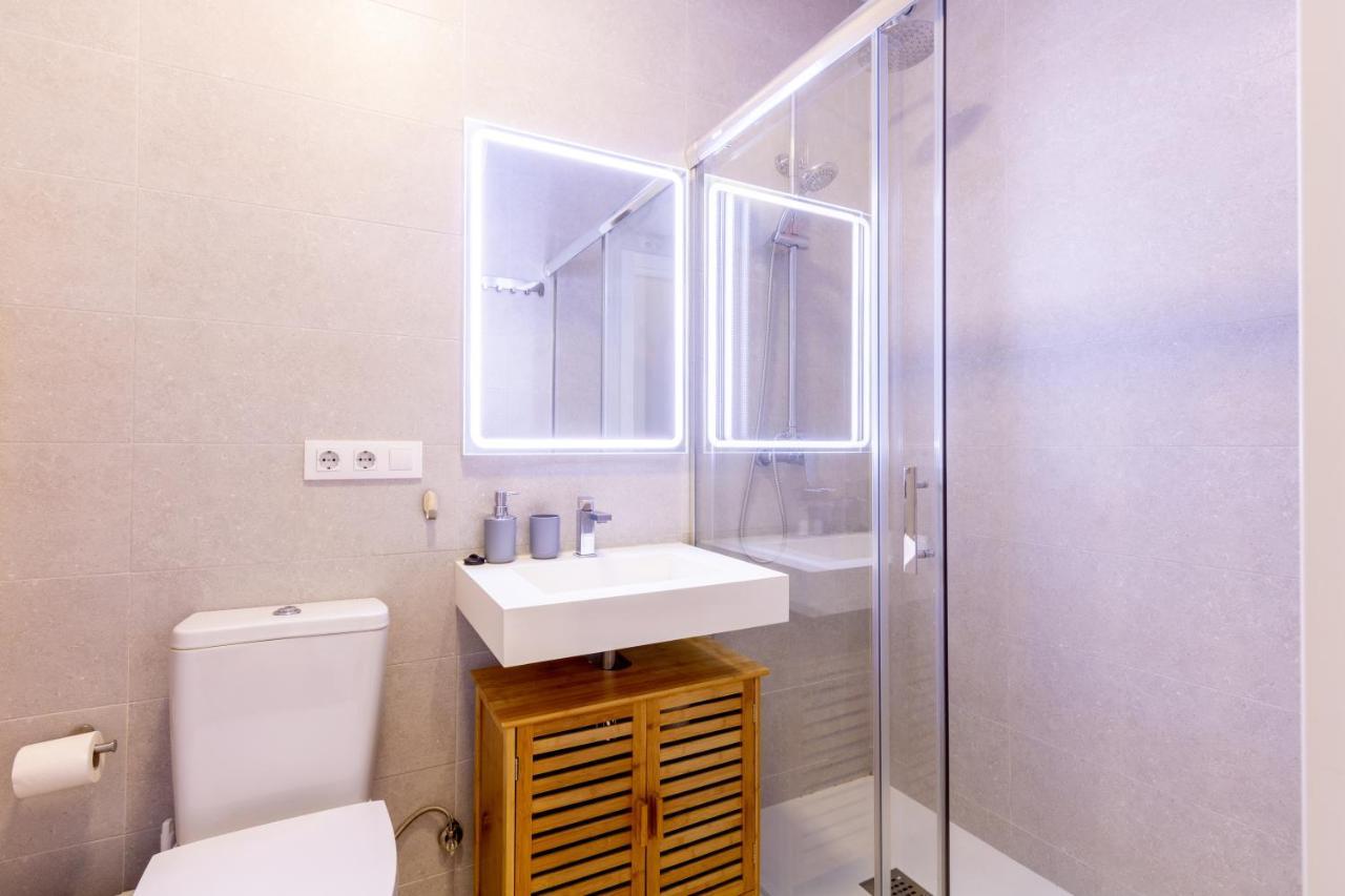 Charming 2 Bedroom Apartment Triana Bridge By Ocityzen セビリア エクステリア 写真